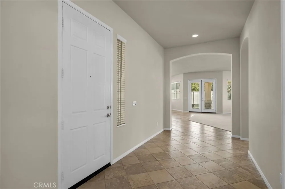 957 Avenal Beaumont, CA 92223