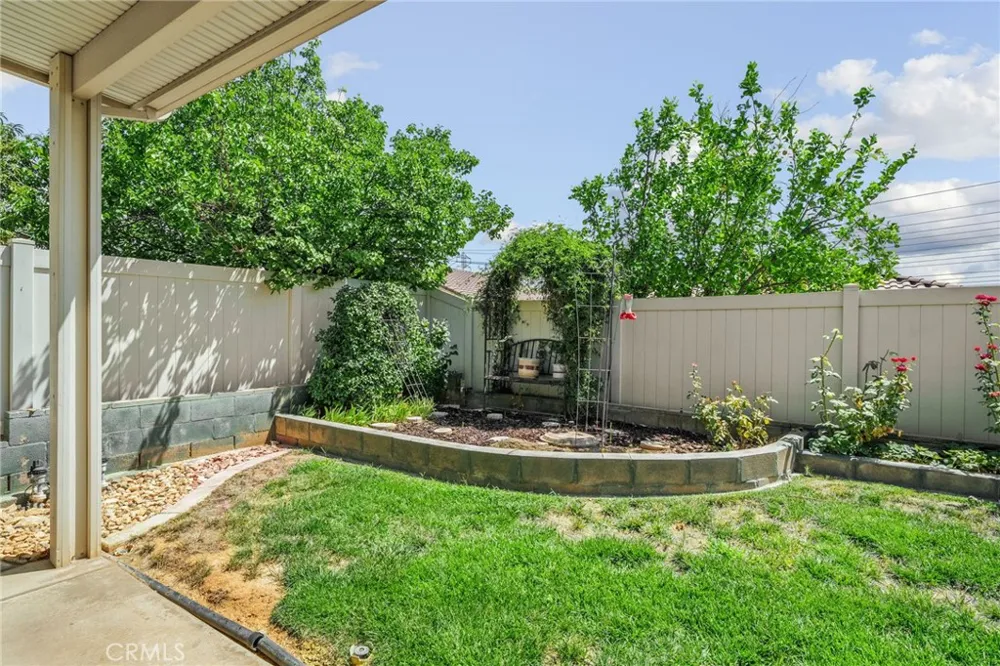 957 Avenal Beaumont, CA 92223