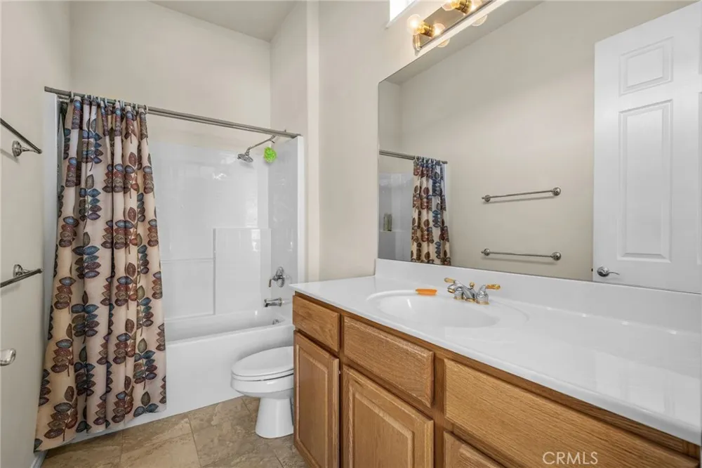957 Avenal Beaumont, CA 92223