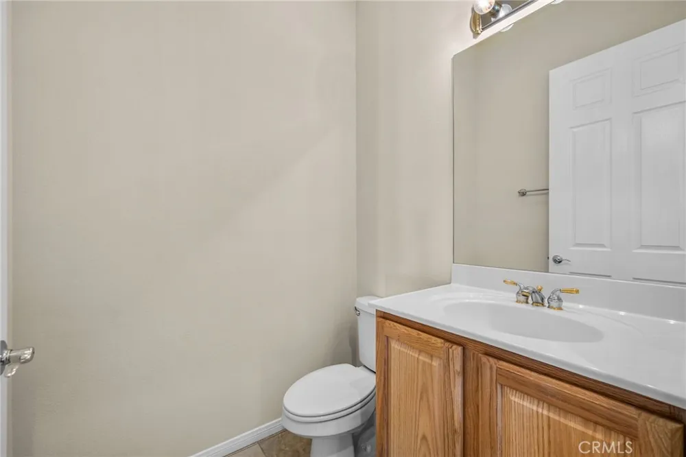 957 Avenal Beaumont, CA 92223