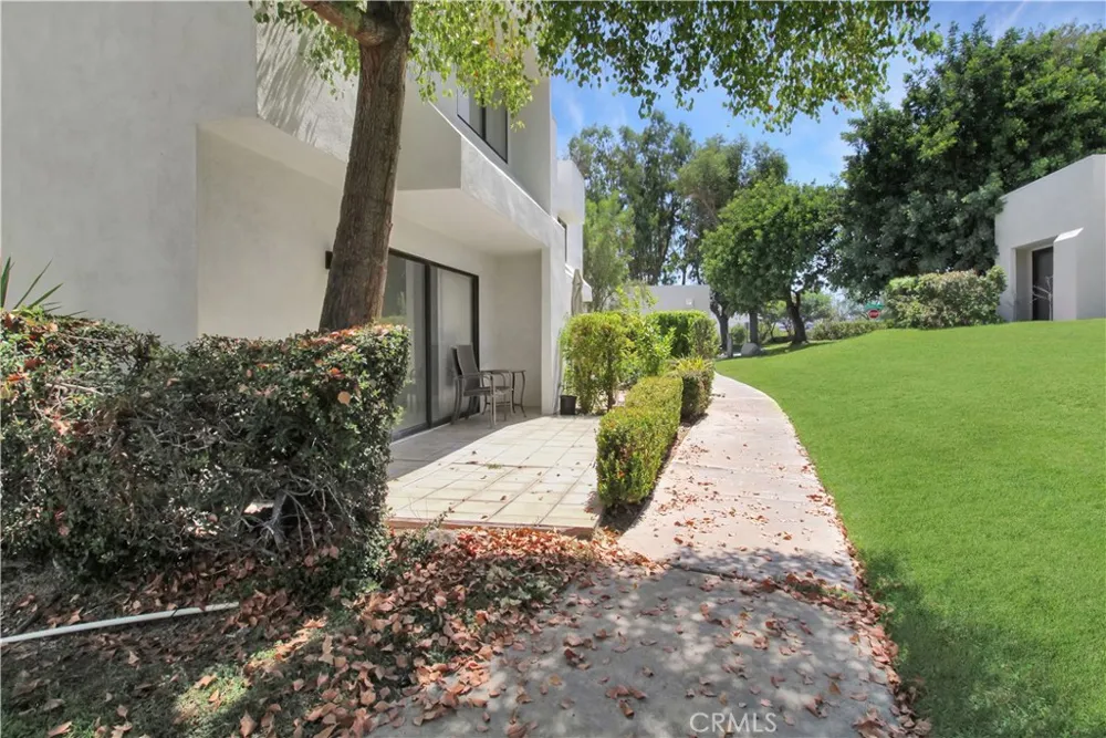 48944 Desert Flower Palm Desert, CA 92260