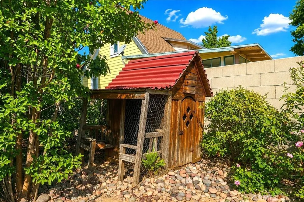 541 S 4th Redlands, CA 92373