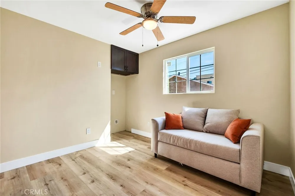 1972 Olive #1/2 Long Beach, CA 90806