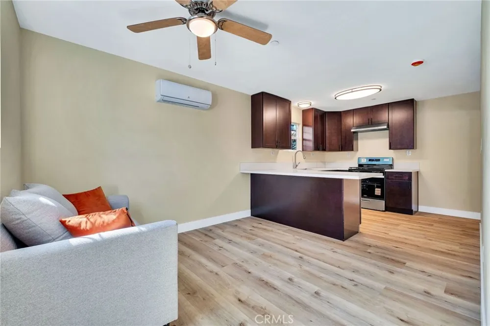 1972 Olive #1/2 Long Beach, CA 90806