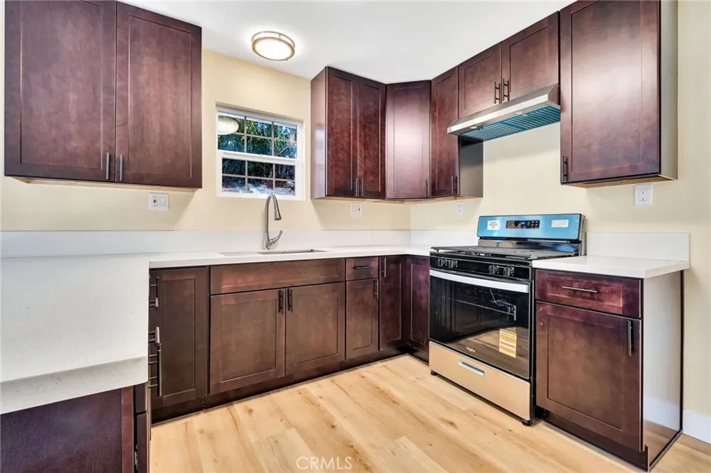 1972 Olive #1/2 Long Beach, CA 90806