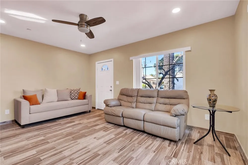 1976 Olive Long Beach, CA 90806