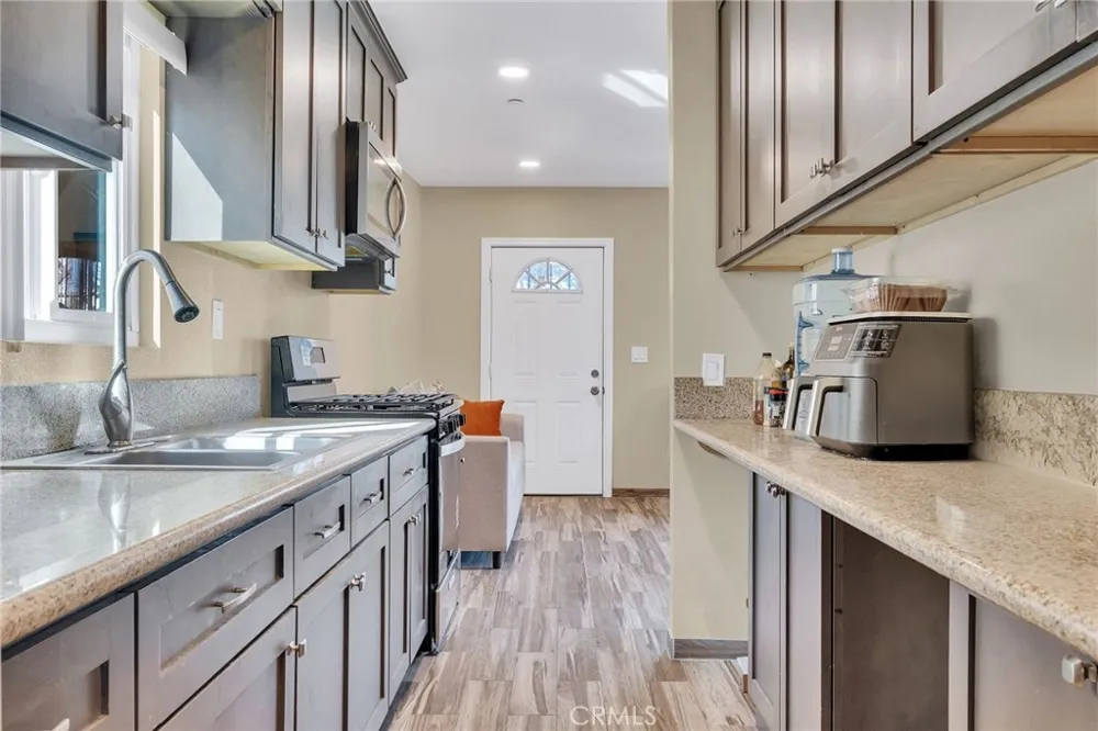 1976 Olive Long Beach, CA 90806