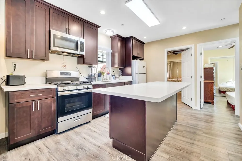 1972 Olive Long Beach, CA 90806