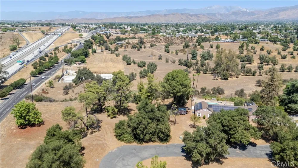 61 Redwood Calimesa, CA 92320