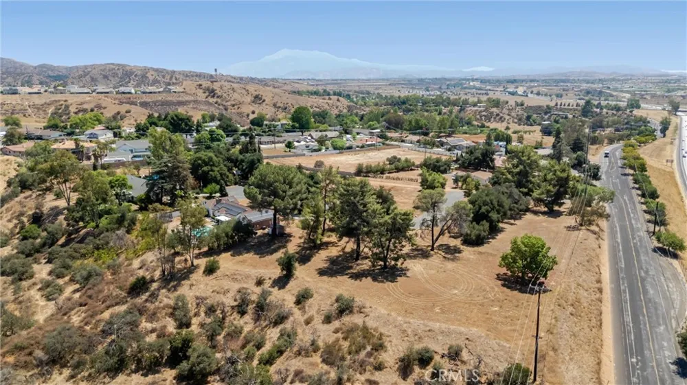 61 Redwood Calimesa, CA 92320