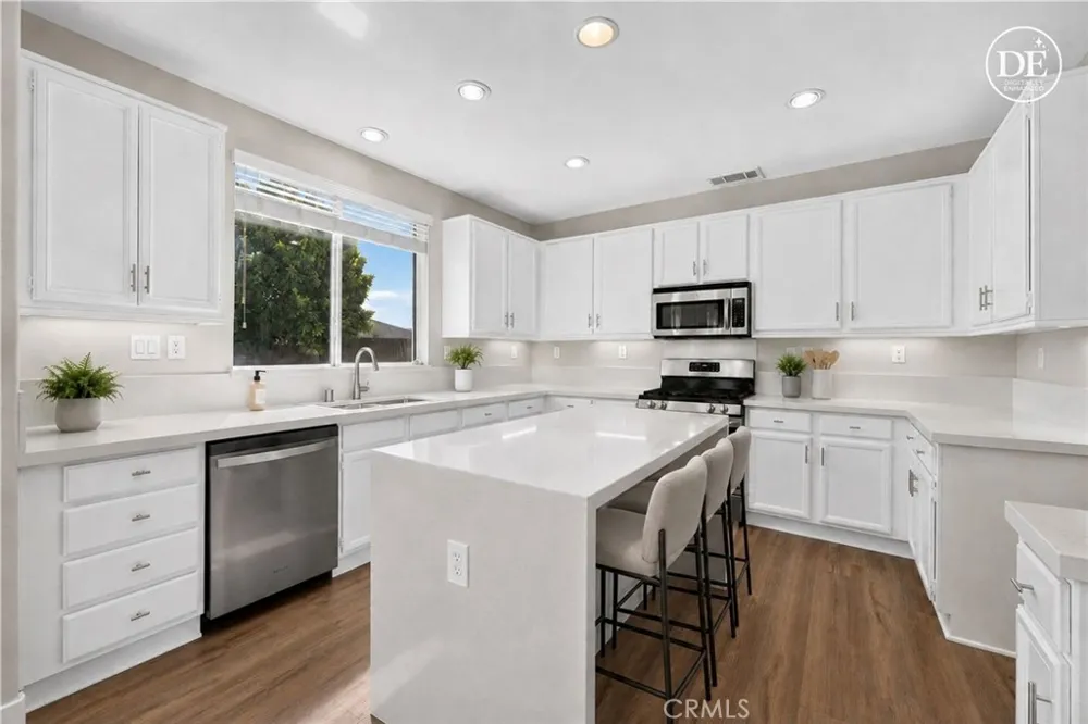 28900 Bayberry Drive Lake Elsinore, CA 92530