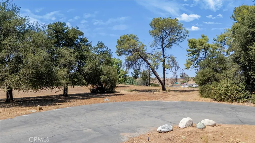 60 Redwood Calimesa, CA 92399