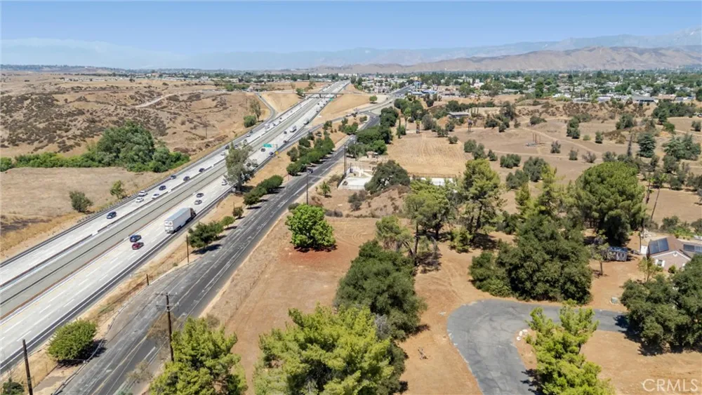 60 Redwood Calimesa, CA 92399
