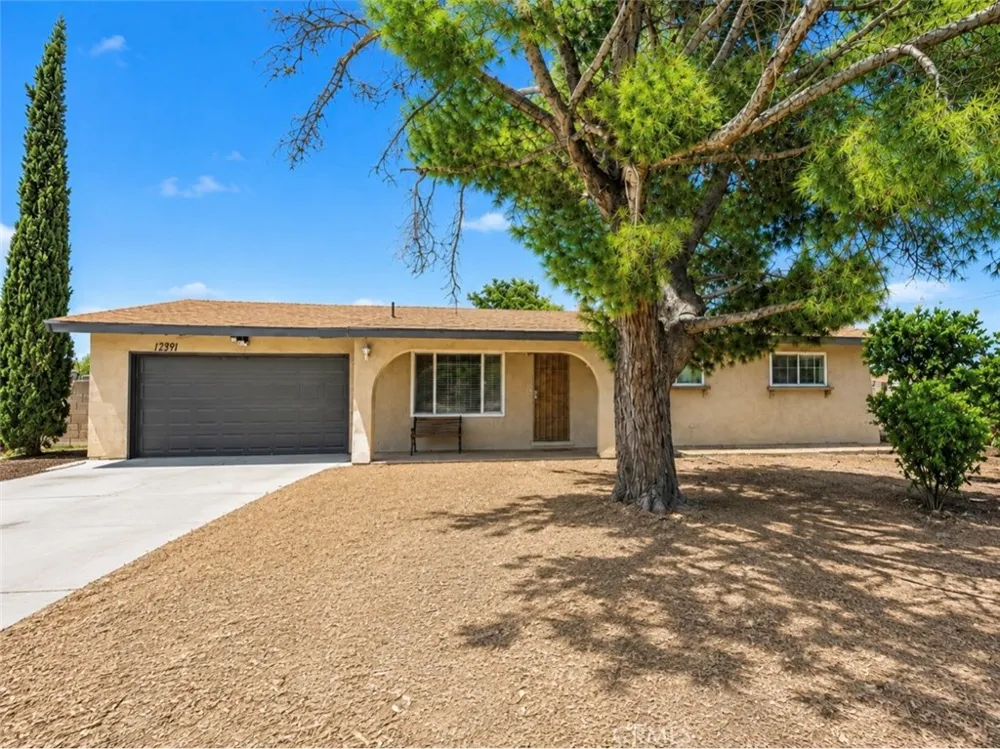 17391 Sequoia Hesperia, CA 92345