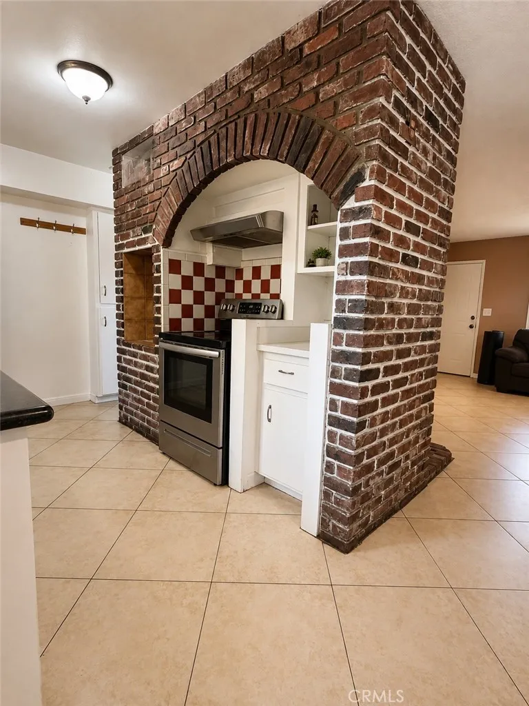 17391 Sequoia Hesperia, CA 92345