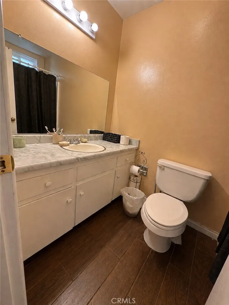 17391 Sequoia Hesperia, CA 92345