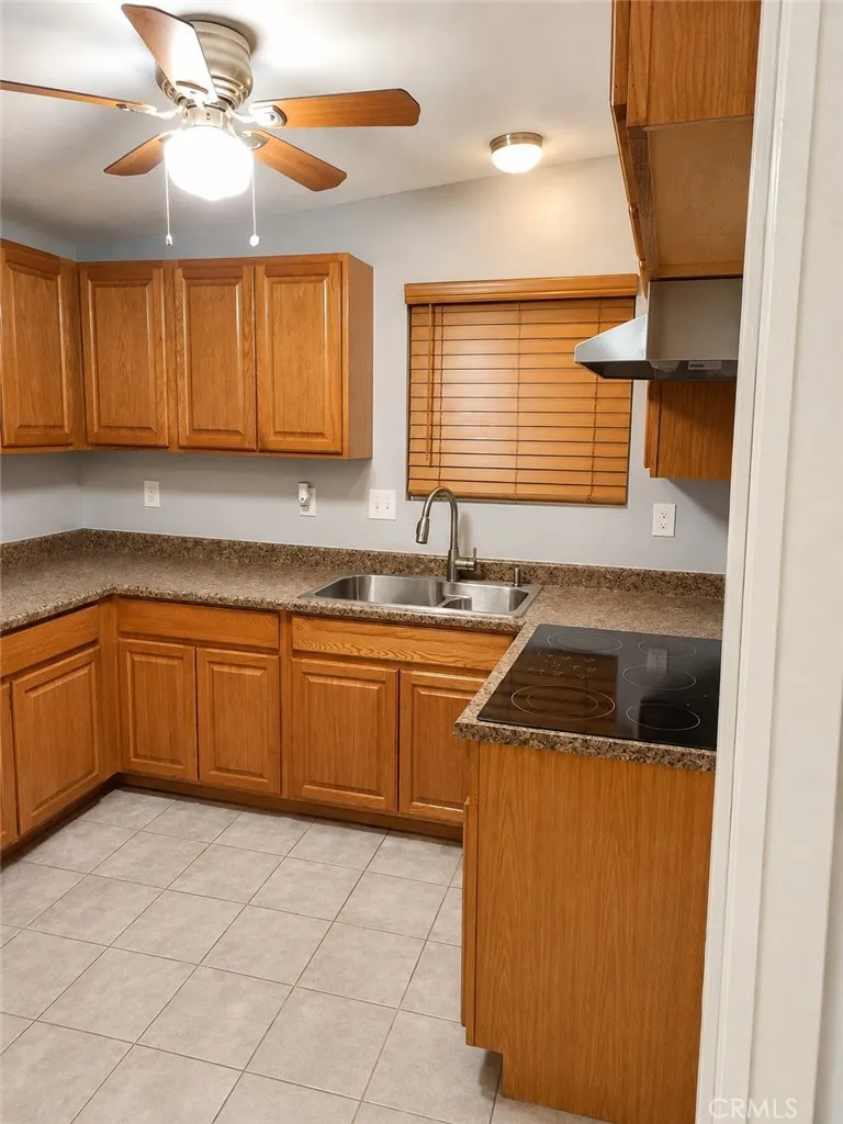 17391 Sequoia Hesperia, CA 92345