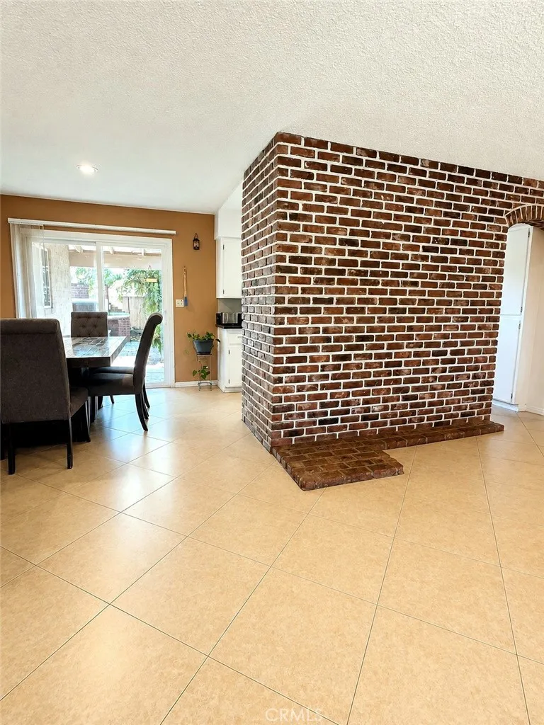 17391 Sequoia Hesperia, CA 92345