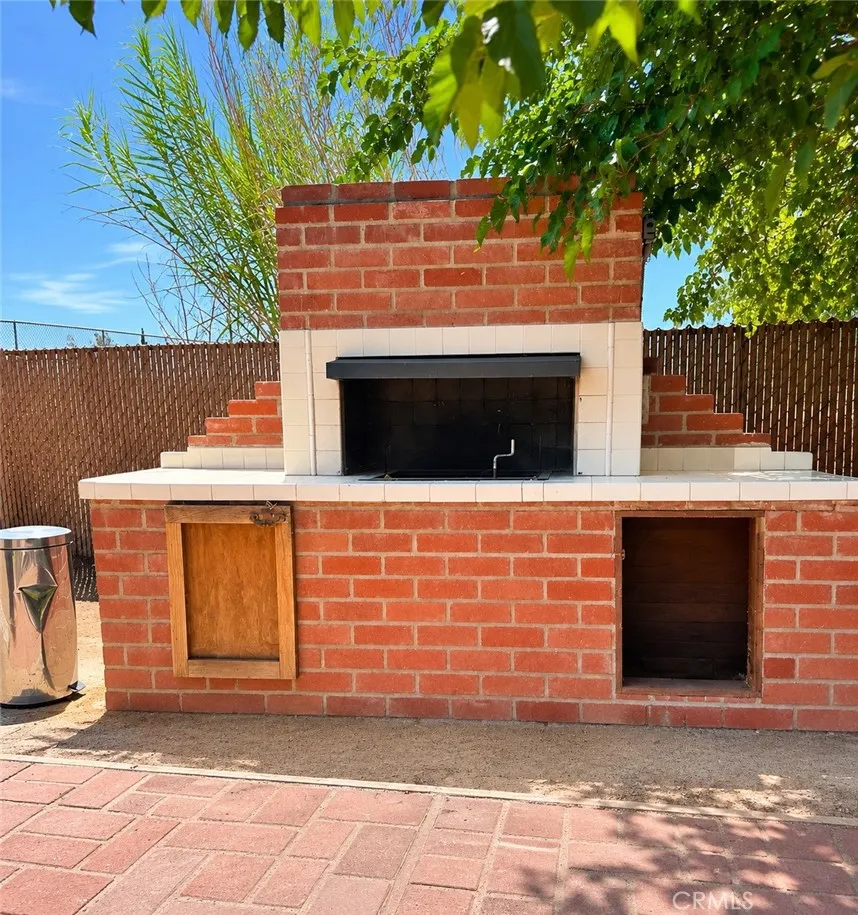 17391 Sequoia Hesperia, CA 92345