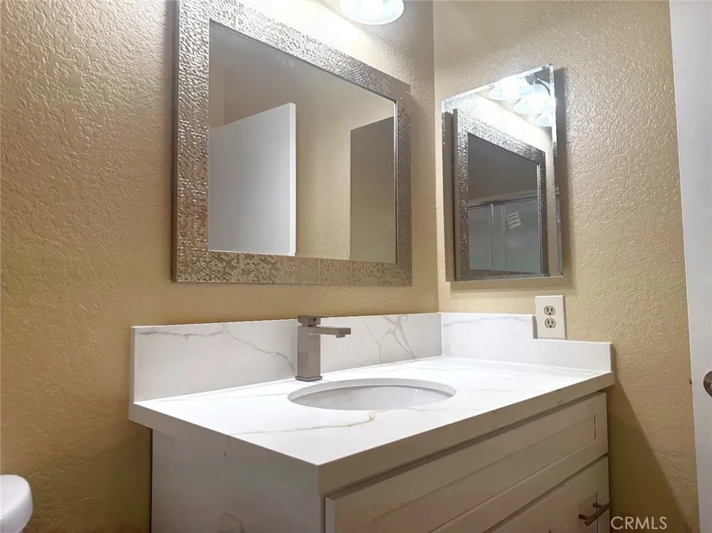 11968 Maple Leaf Fontana, CA 92337
