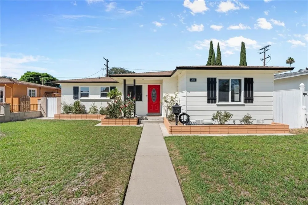 611 S Pine Anaheim, CA 92805