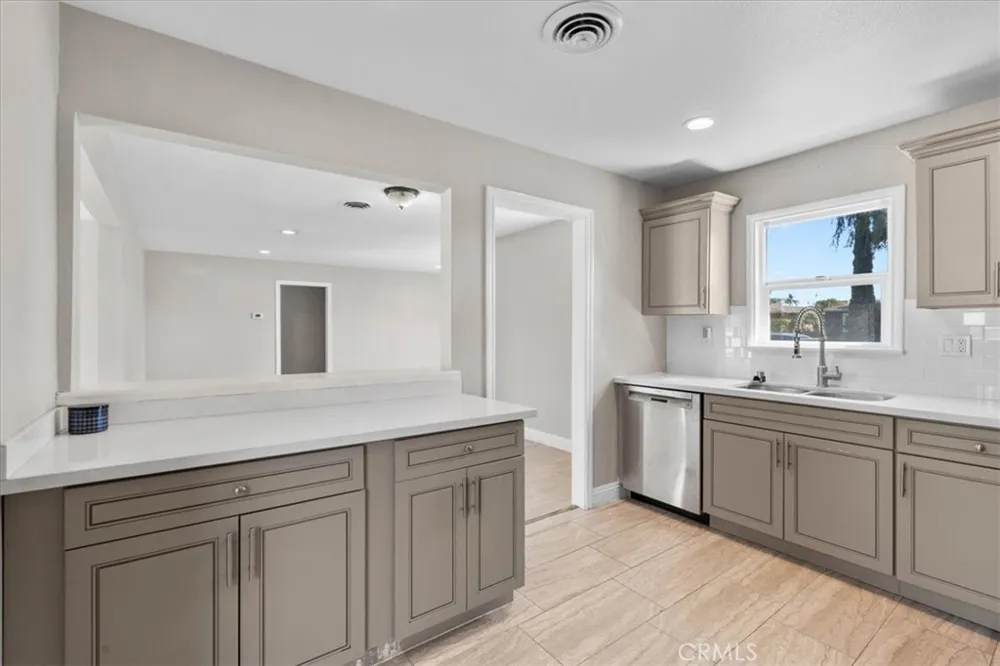 611 S Pine Anaheim, CA 92805