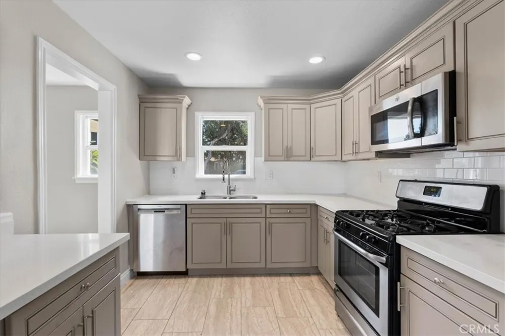 611 S Pine Anaheim, CA 92805