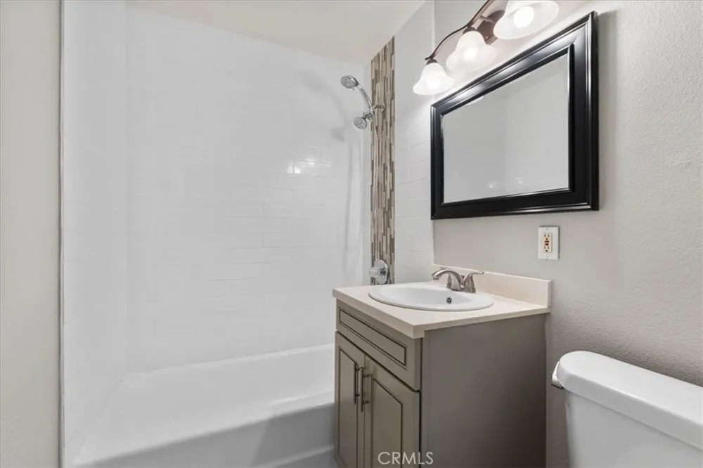 611 S Pine Anaheim, CA 92805