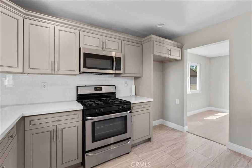 611 S Pine Anaheim, CA 92805
