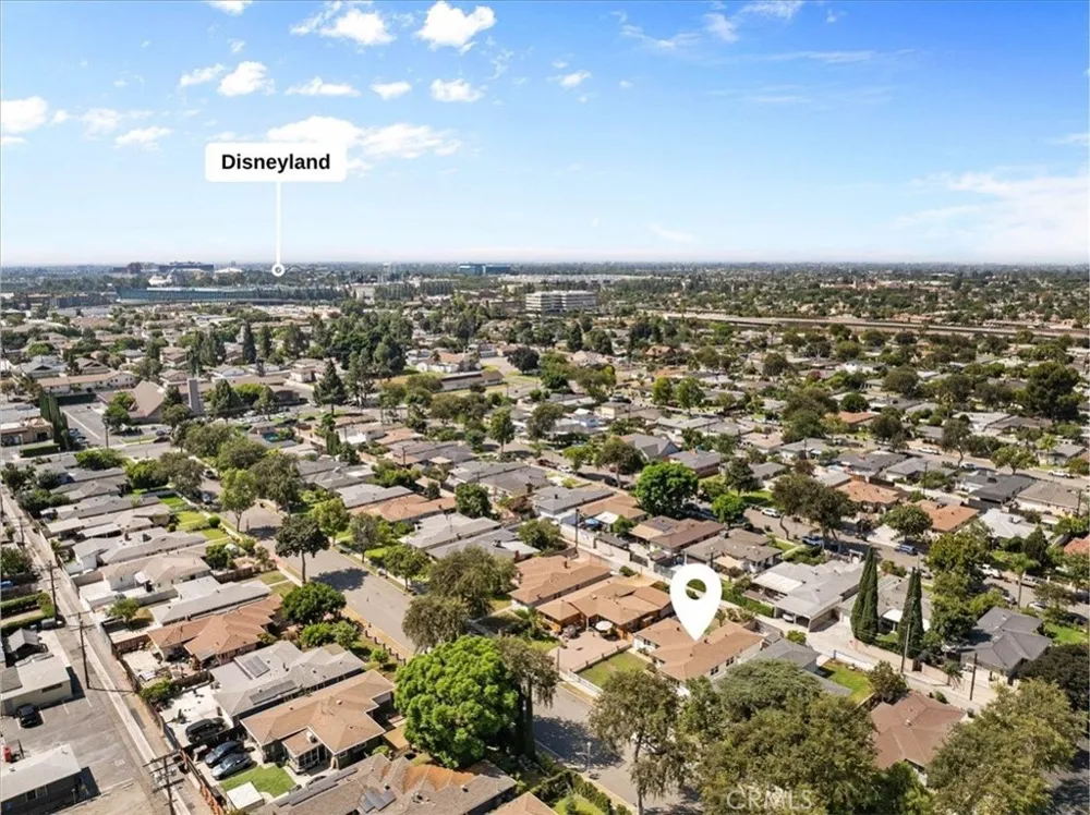 611 S Pine Anaheim, CA 92805