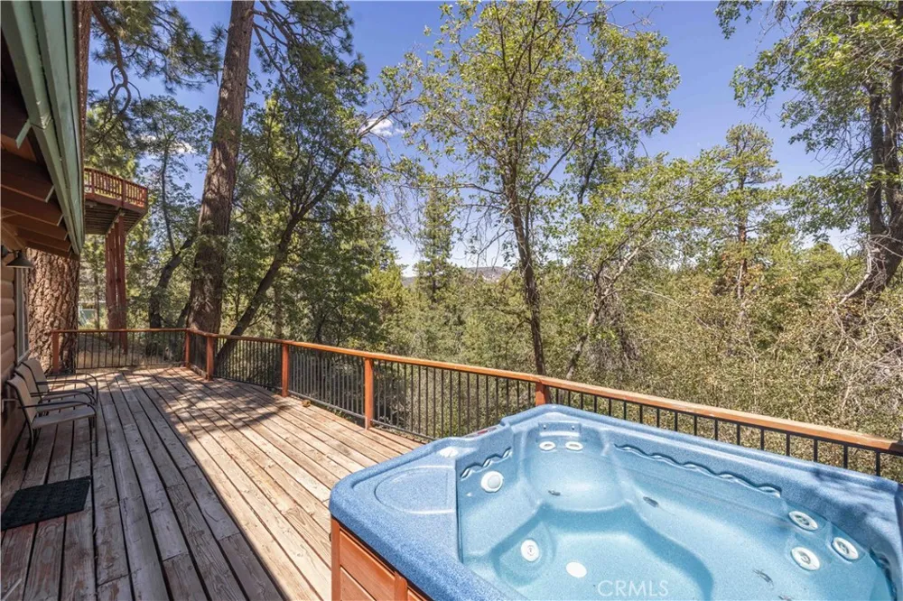 528 Villa Grove Big Bear City, CA 92314