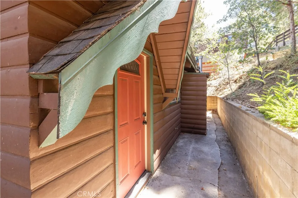 528 Villa Grove Big Bear City, CA 92314