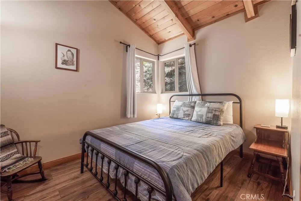 528 Villa Grove Big Bear City, CA 92314
