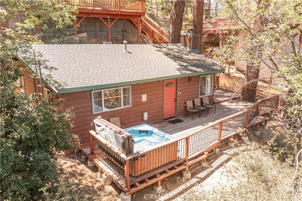 528 Villa Grove Big Bear City, CA 92314