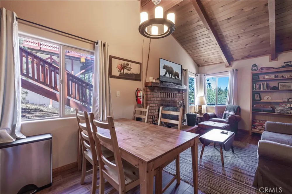 528 Villa Grove Big Bear City, CA 92314