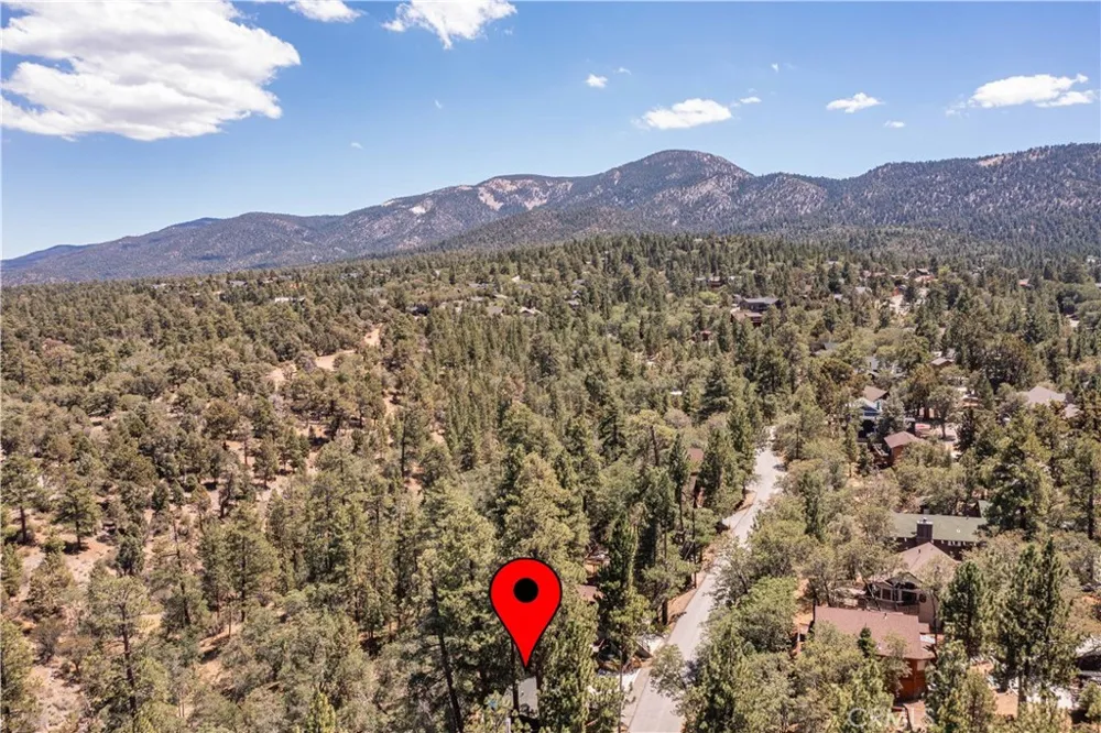 528 Villa Grove Big Bear City, CA 92314