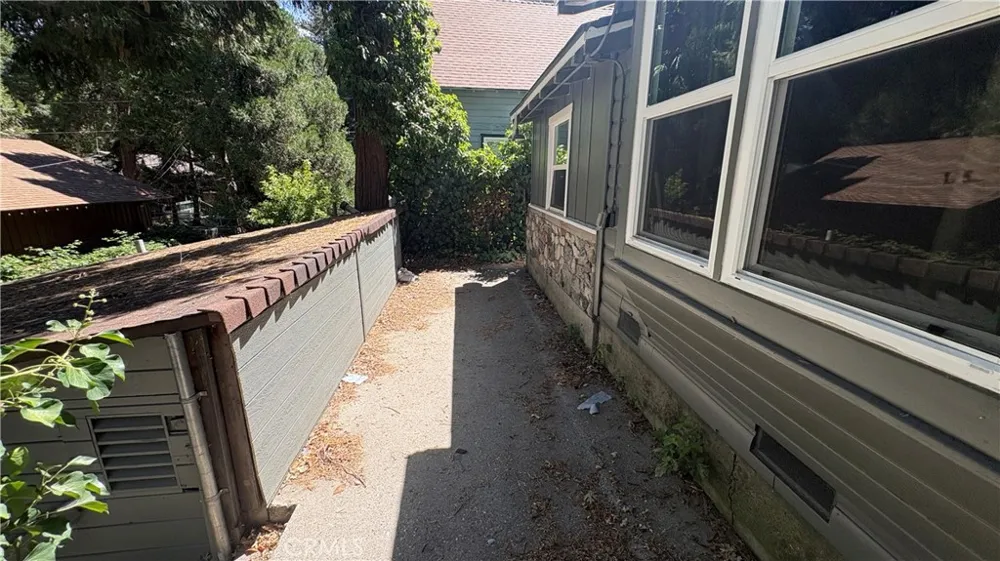 23808 Pioneer Camp Crestline, CA 92325