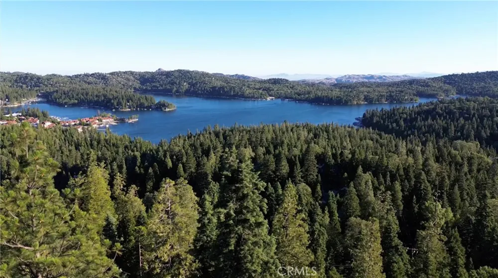 521 Stone Hill Lake Arrowhead, CA 92352