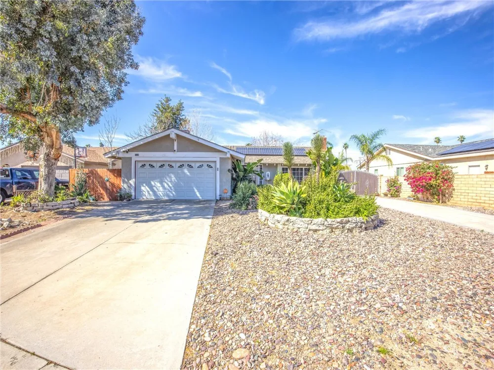1539 Robyn Redlands, CA 92374