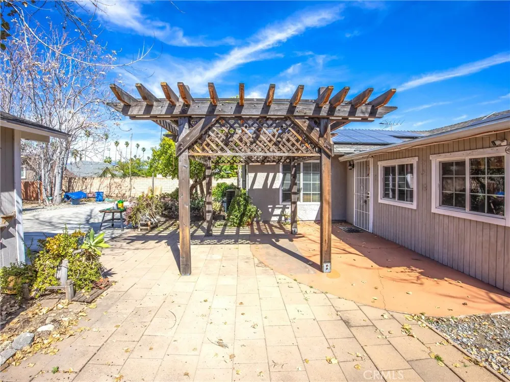 1539 Robyn Redlands, CA 92374