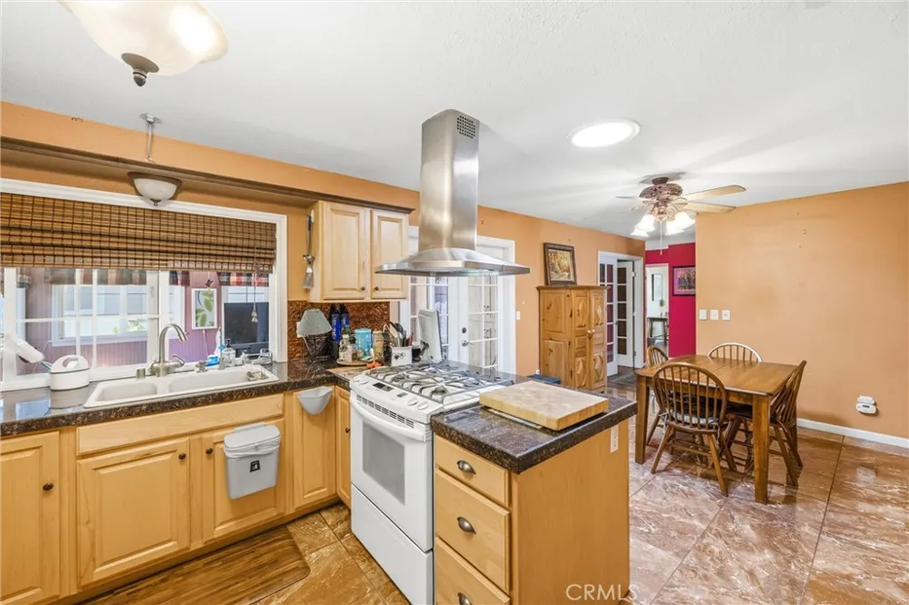 1539 Robyn Redlands, CA 92374