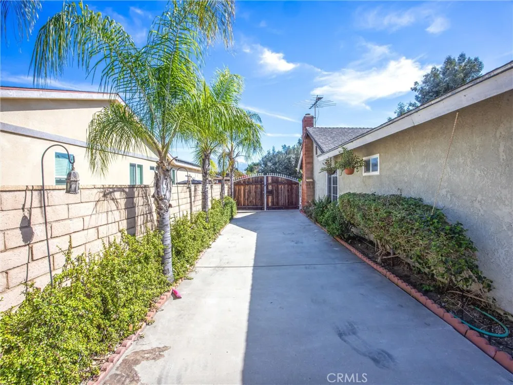 1539 Robyn Redlands, CA 92374
