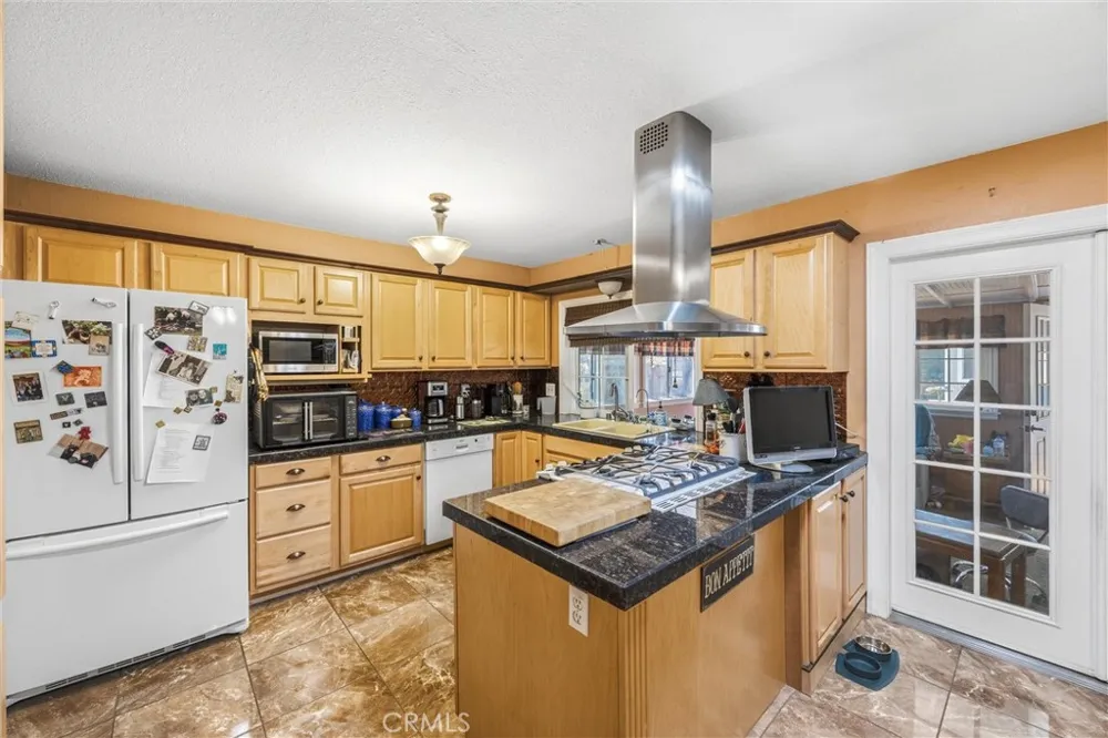 1539 Robyn Redlands, CA 92374