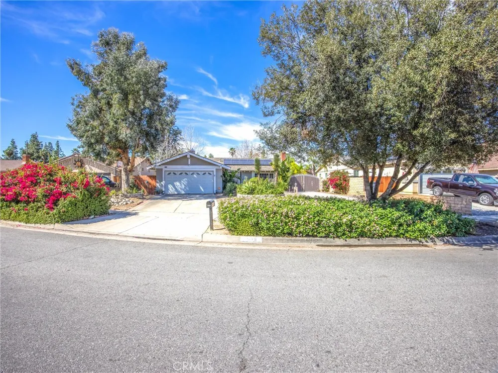 1539 Robyn Redlands, CA 92374