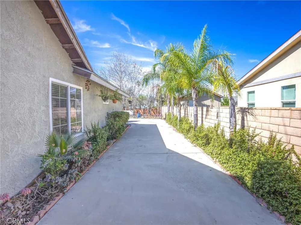 1539 Robyn Redlands, CA 92374