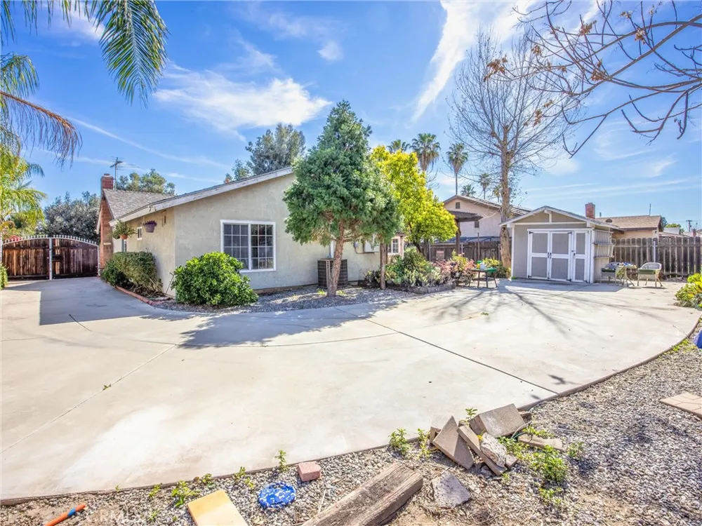 1539 Robyn Redlands, CA 92374