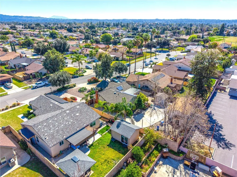 1539 Robyn Redlands, CA 92374