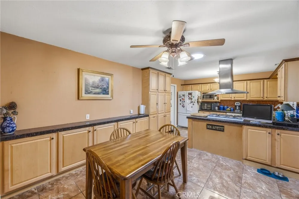 1539 Robyn Redlands, CA 92374