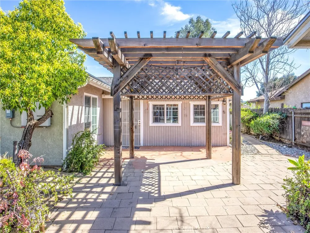 1539 Robyn Redlands, CA 92374