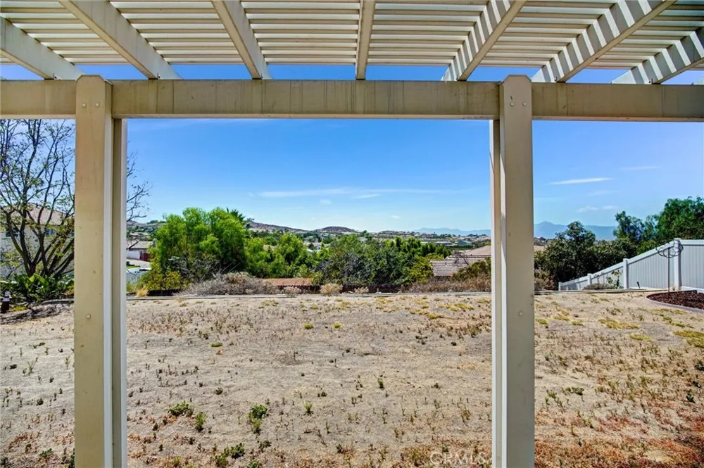 14035 Moonridge Riverside, CA 92503